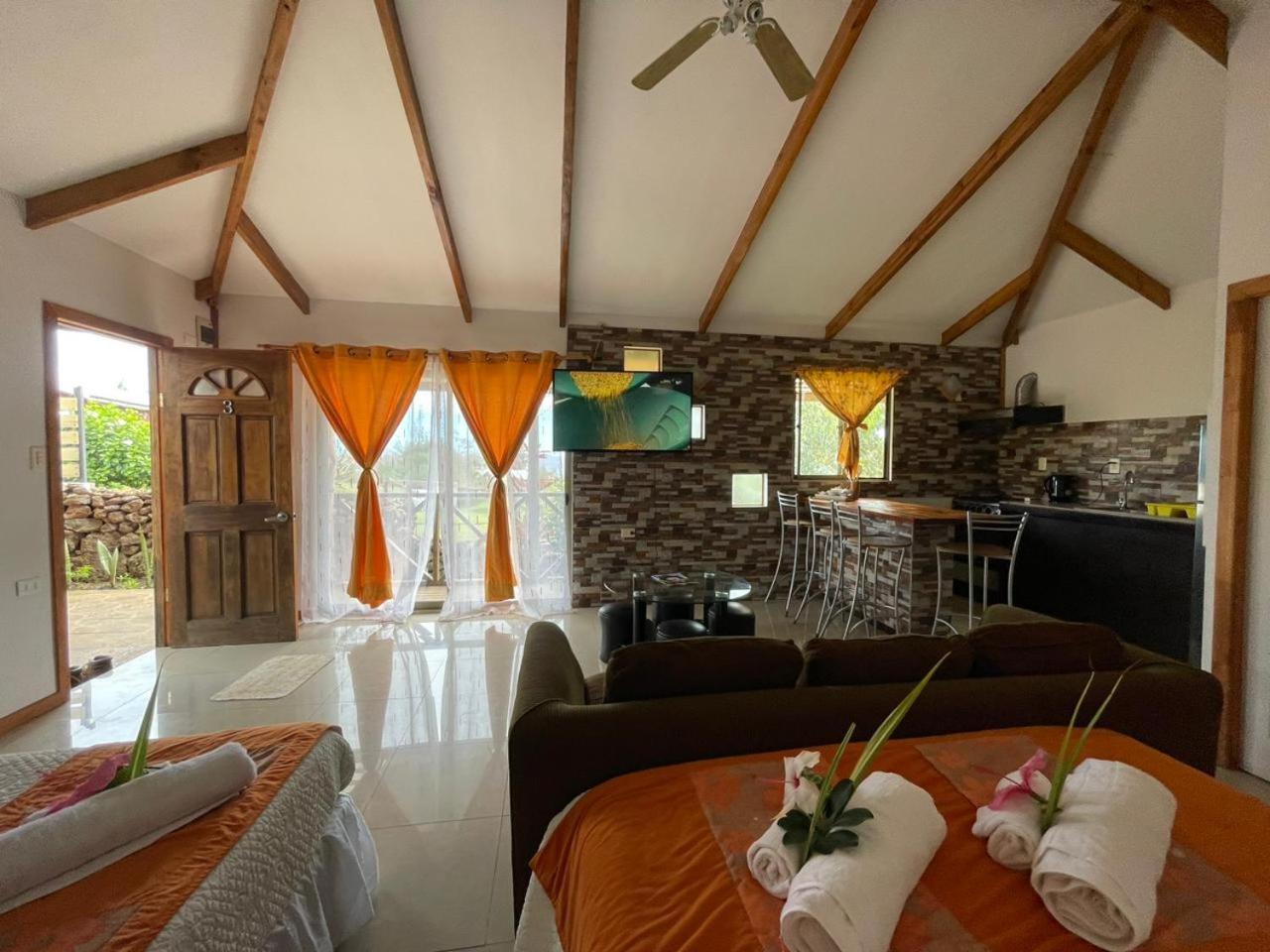 Mata Ki Te Rangi Rapa Nui Apartment อังกาโรอา ภายนอก รูปภาพ